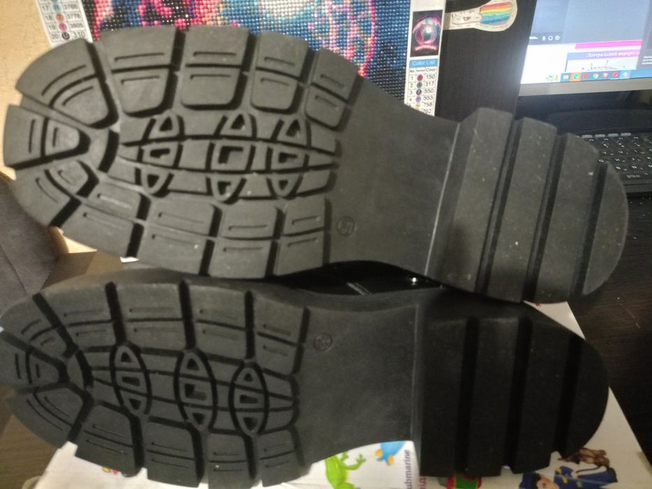 Шкіряні  нові черевики,берци