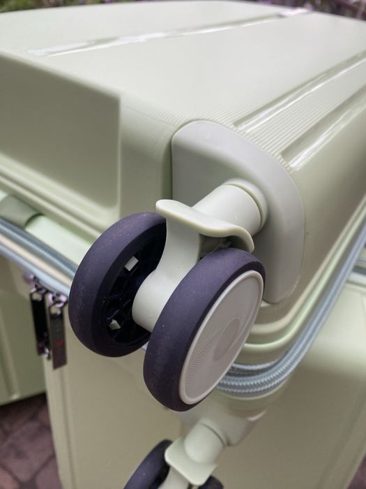 Чемодан .Валіза Three Birds поліпропілен .Великий асортимент .