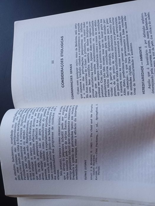 "Psiquiatria Infantil para Estudantes" por Stone e Koupernik