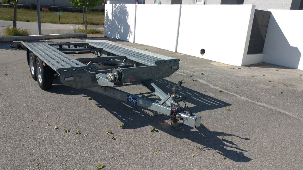 Atrelado porta carros Blyss 450x210cm. Peso brutto rebocavel 3000kg.