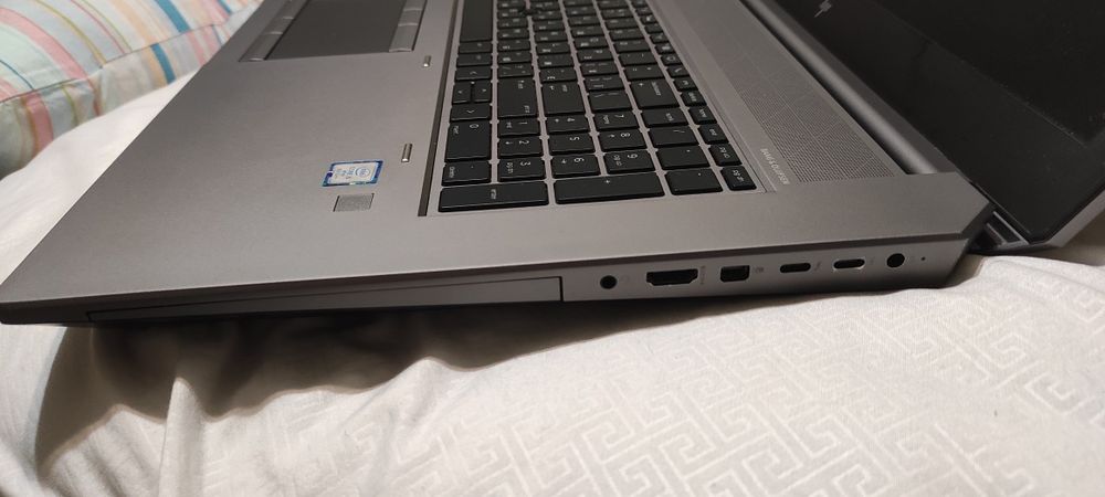 HP zBook 17,3 G5 (i5-8400/ nVidia Quadro P2000/ 32 gb Ram/ 512 ssd