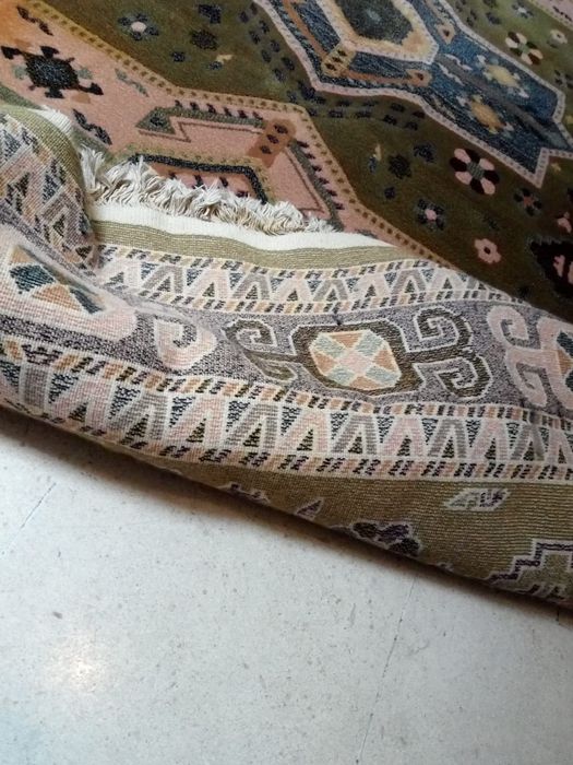 Vendo carpetes em bom estado.