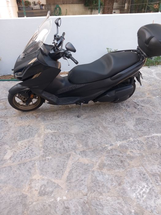 Zontes 350e  de garagem