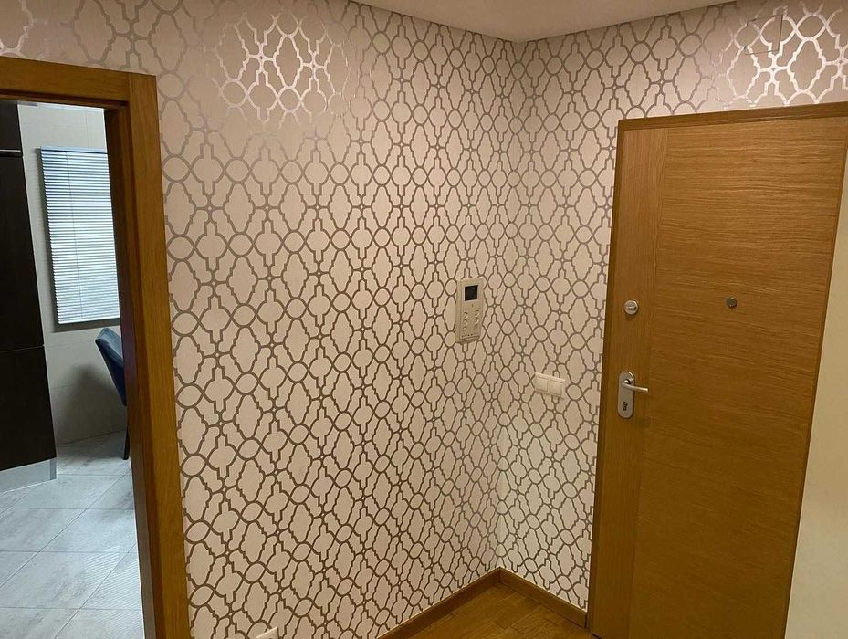 Colocação de papel de parede