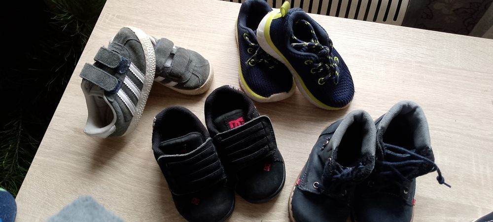 Дитяче взуття в гарному стані