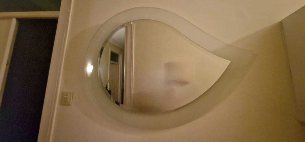 Conjunto de móvel e espelho para entrada