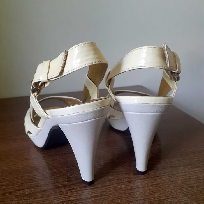 Босоніжки лаковані, розм. 38