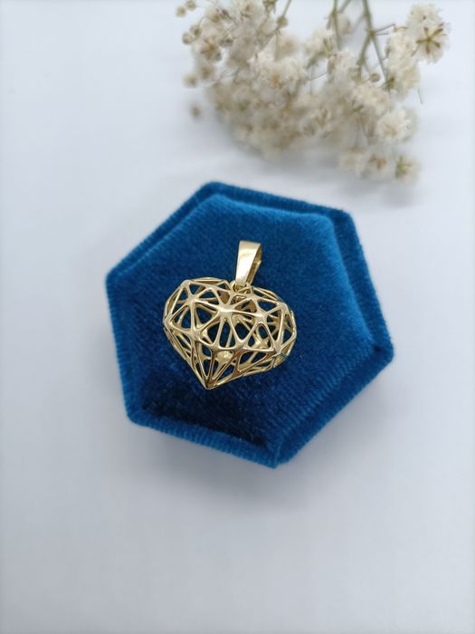 Widoczna zawieszka serce ze złota, złoto pr 585