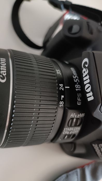 Câmera Fotográfica Canon EOS 2000D