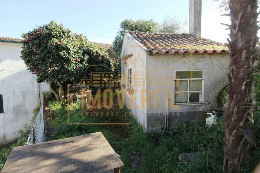 Moradia com Excelente Logradouro.