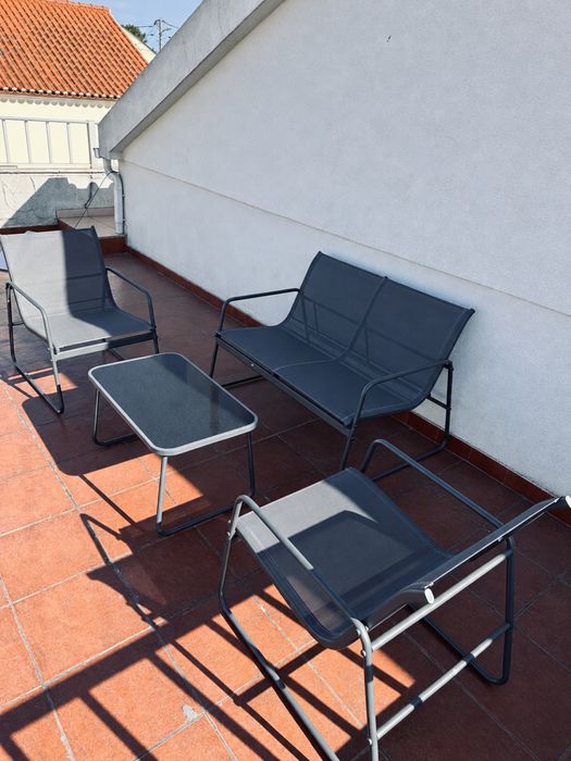 Conjunto cadeiras e mesa - area externa