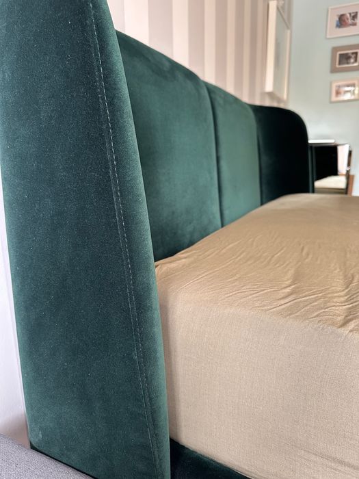 Cama estofada TUFJORD (Ikea) - veludo verde 160x200