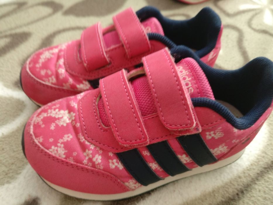 Dziecięce buciki Adidas