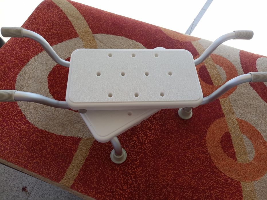 Conjunto acento e banco banheira