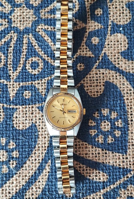 Swatch swiss Saiko наручные часы годинники женские