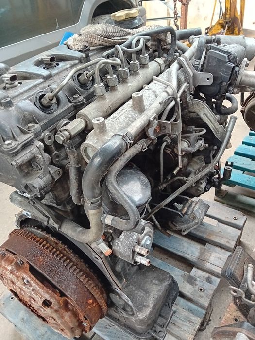 Motor Nissan cabstar do ano 2010 para venda em bom estado