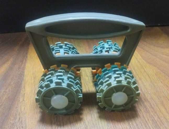 Детский массажер в виде машинки .Отличное состояние