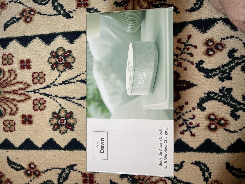Радіо будильник з бездротовою зарядкою I-box
