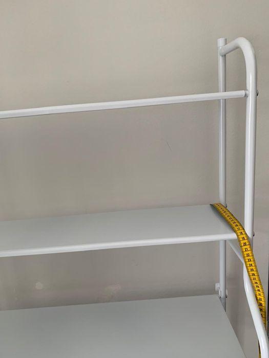 Rack que foi secretária muito útil. Estante como nova.