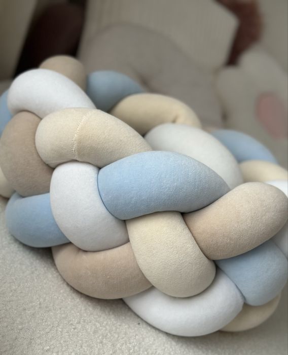 Ochraniacz warkocz welurowy do łóżeczka