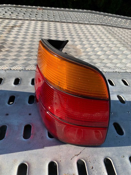Bmw 5 e34 kombi lampa lampy tył komplet prawa lewa błotnik oryginał