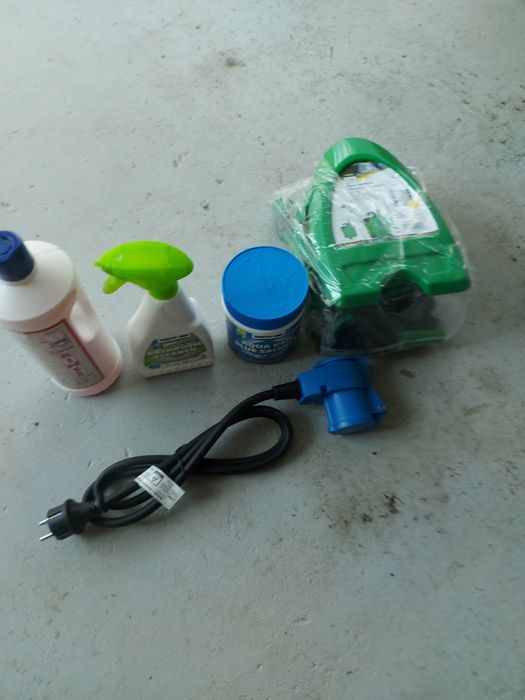 Mangueira E ficha de relotes é liquidos para sanita e depósito de desp