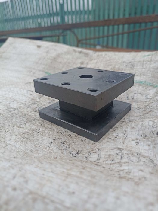 Різцетримач на ТВ-3,4,6,7, ТВШ, ТВ-16, болти, ключі.