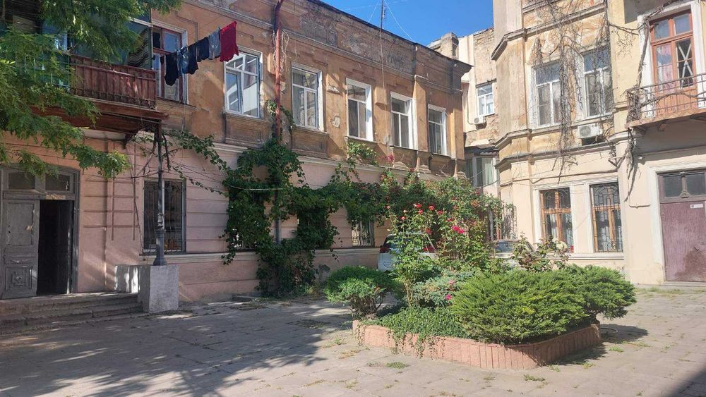 Комната в коммуне в центре — улица Жуковского, рядом Дерибасовская