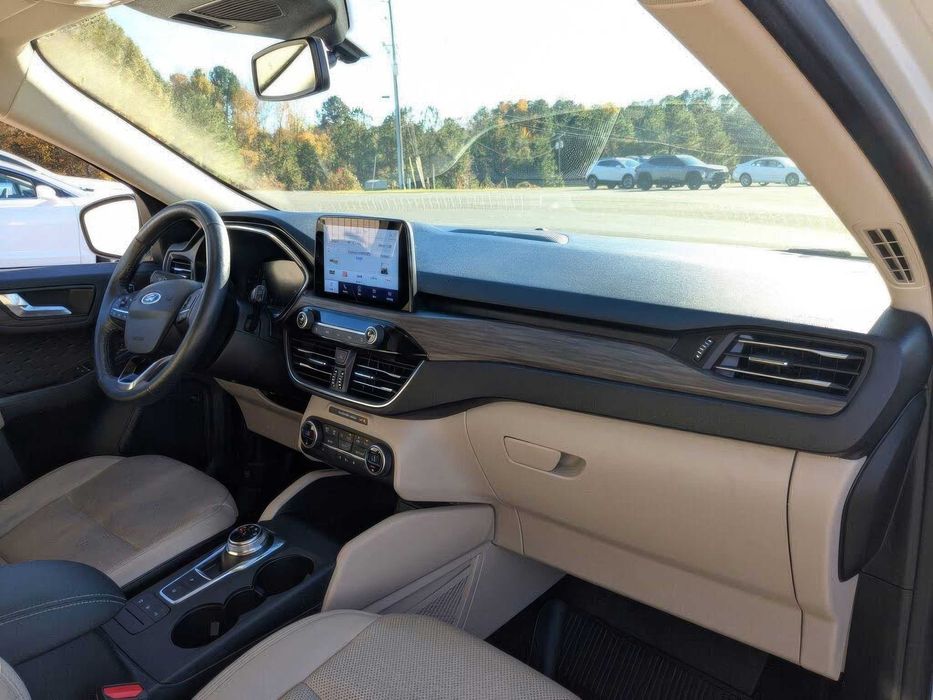 Ford Escape Hybrid Titanium      2020