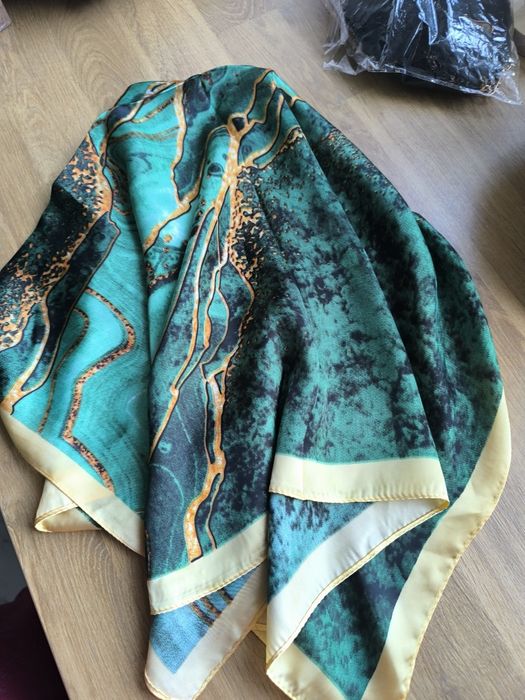 Komplet dwie chusty Ala jedwabne 70 x 70