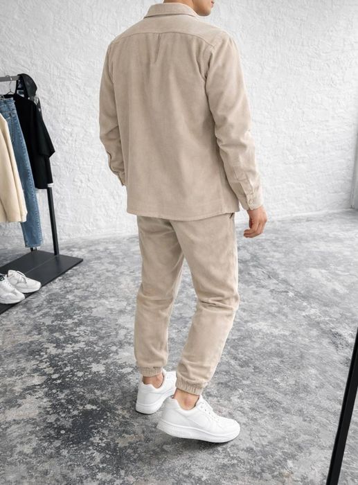 Чоловічий костюм вельветовий