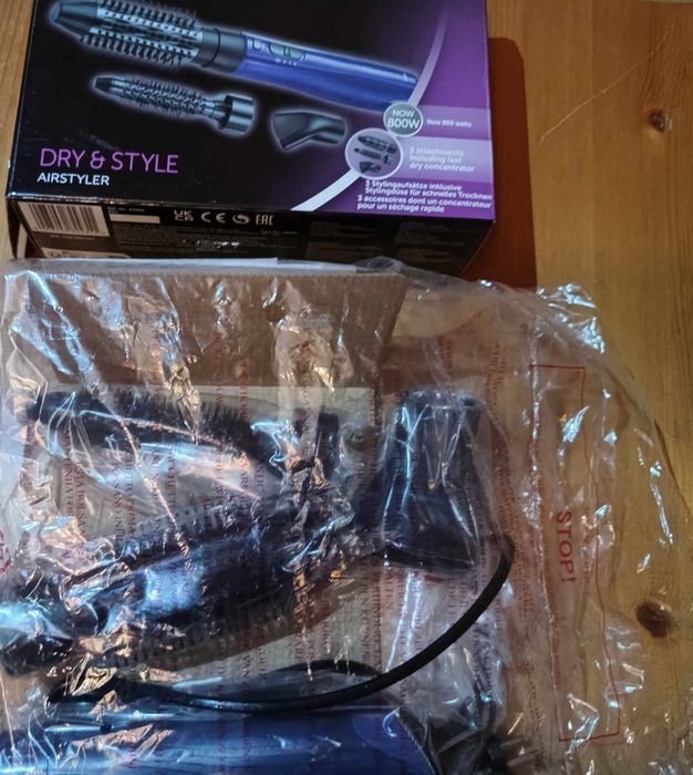 Nowa suszarko-lokówka Remington AS800