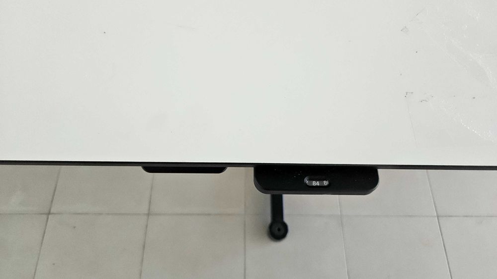 Secretaria USM Haller Kitos M — Regulável em altura (ajustável)