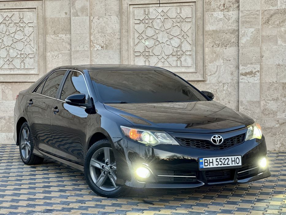 TOYOTA CAMRY 50 2012 год 2.5 бензин 10000$ в Одессе