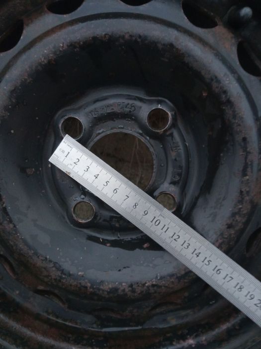 Продам комплект колес R13