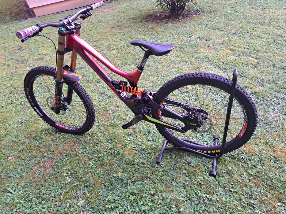 Spezialized Demo  S-WORKS  2017  27.5  M  CARBON