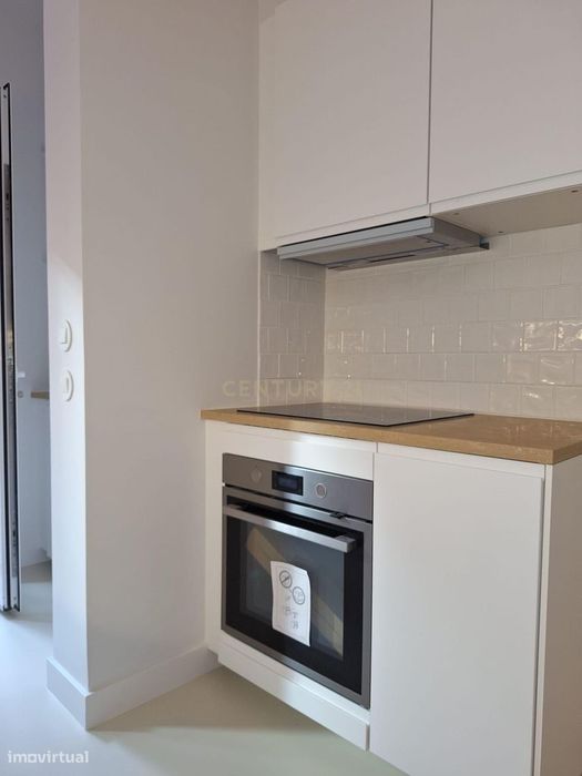 Apartamento T2 para arrendamento em Campo de Ourique