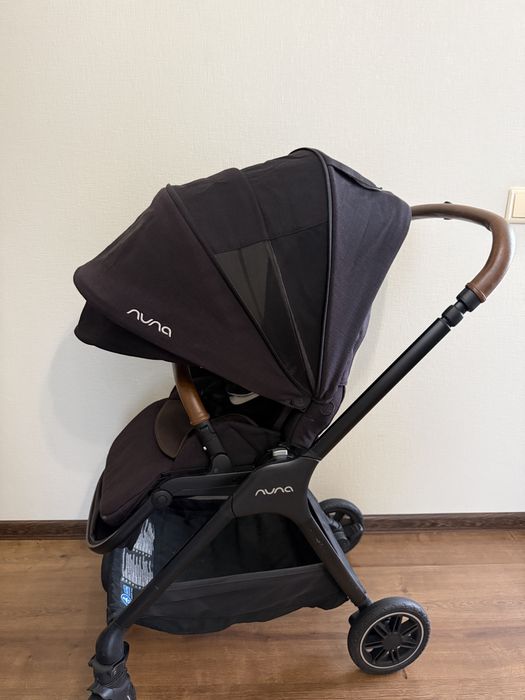 Візочок Nuna Triv