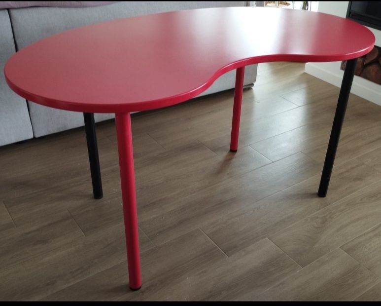 Mesa/secretaria vermelha