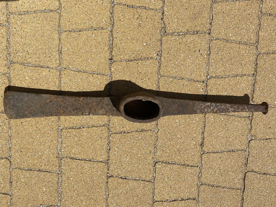 Kilof stary z okresu Prl