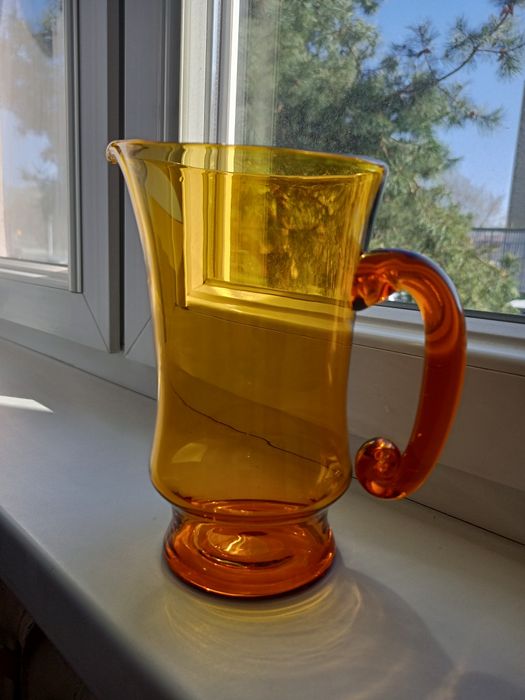 Dzbanek PRL kolor miodowy Warto !!