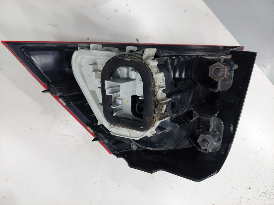 farolim traz esq vw golf 7 sw