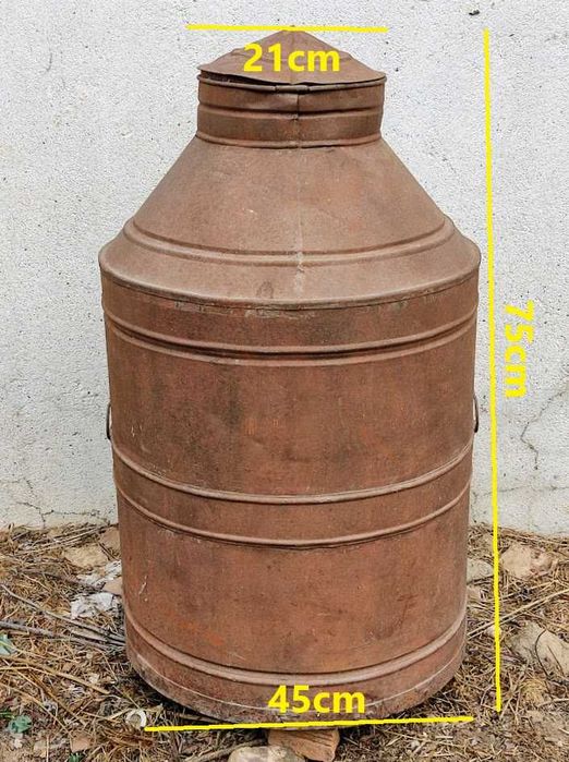 Talha decorativa antiga de azeite em metal