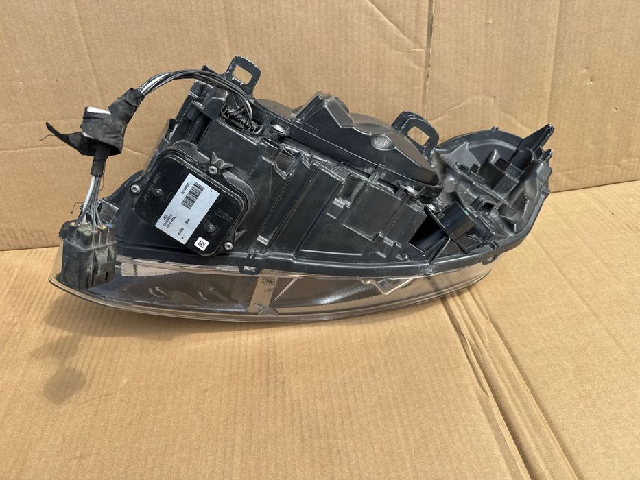 Volvo xc60 lift reflektor bi-xenon DBL  skretny 31420.250