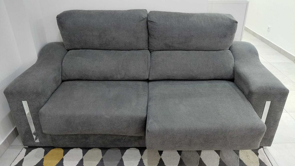 Sofá 3 Lugares Cinza Moderno  (100 x 200cm) – Excelente Estado