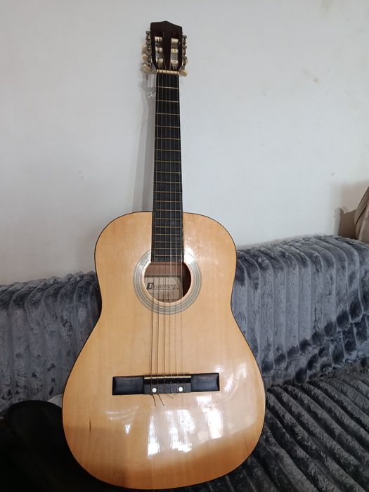 Gitara  klasyczna AC300