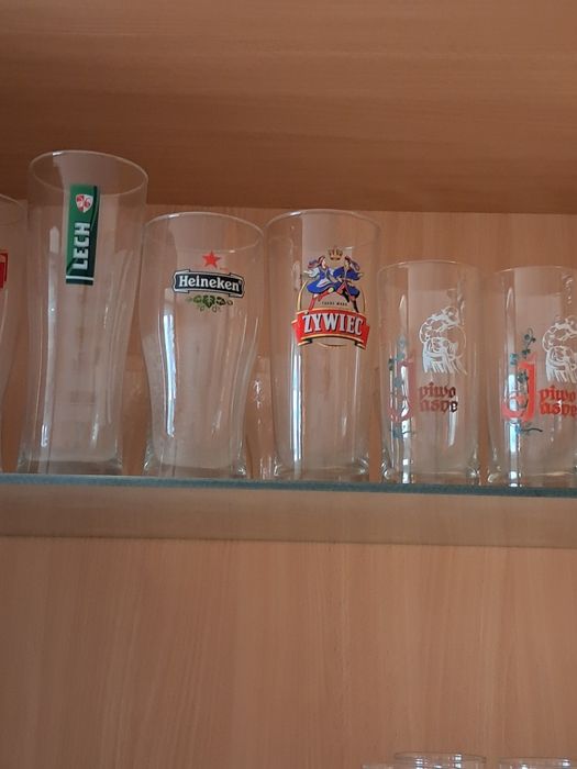 Szklanki do piwa.