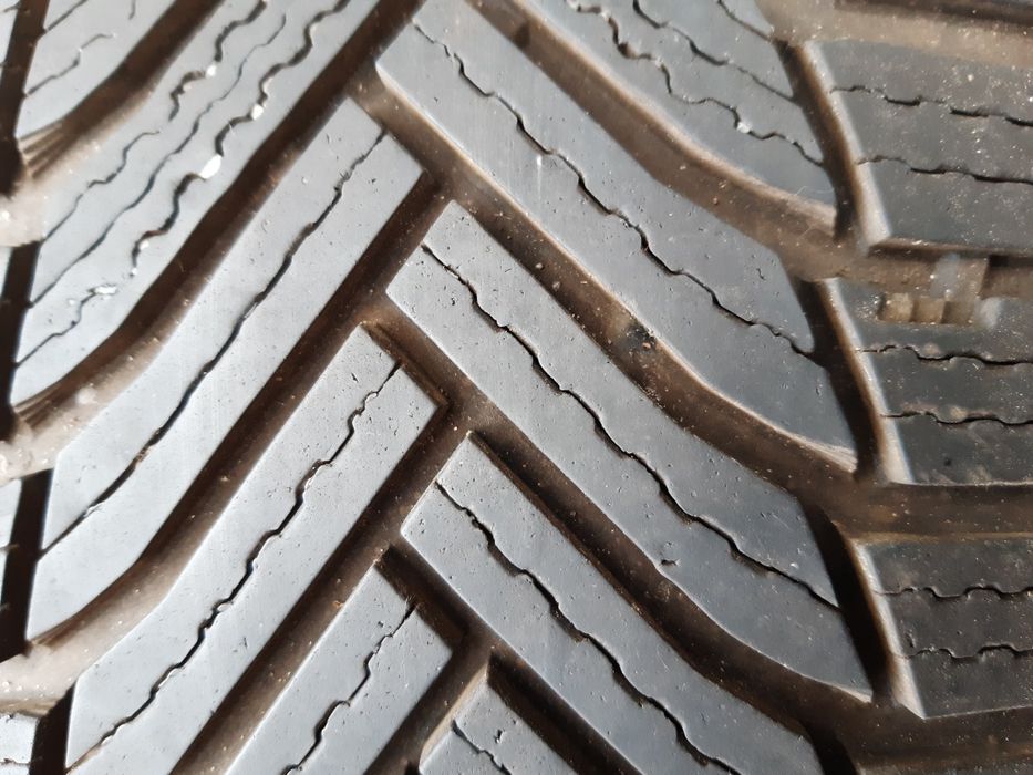 Zimowe 225/55R17 Michelin 2020r Montaż