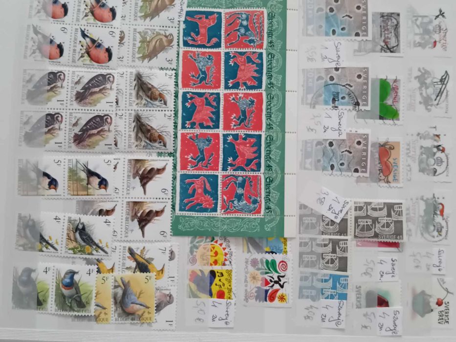 Sprzedam album  z bloczkami i znaczkami