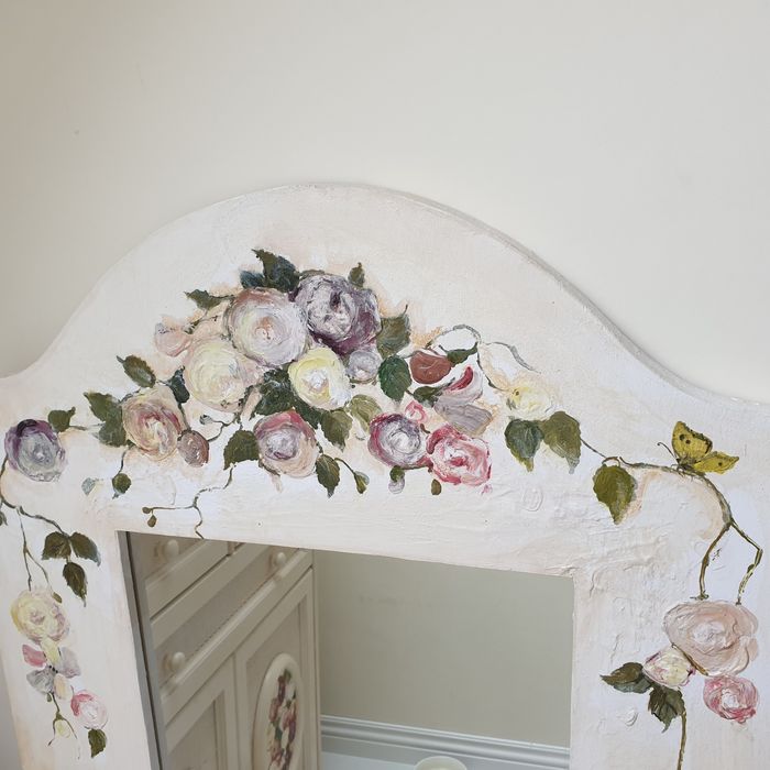 Komplet malowanych mebli